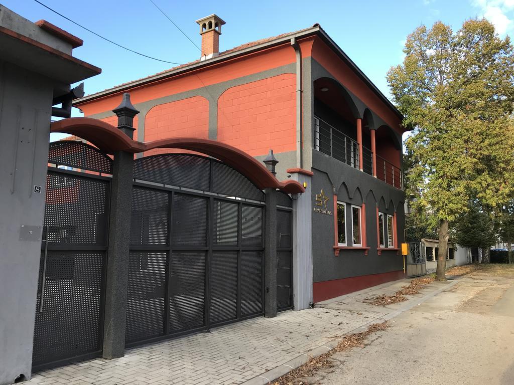 Five Apartments Indija Luaran gambar