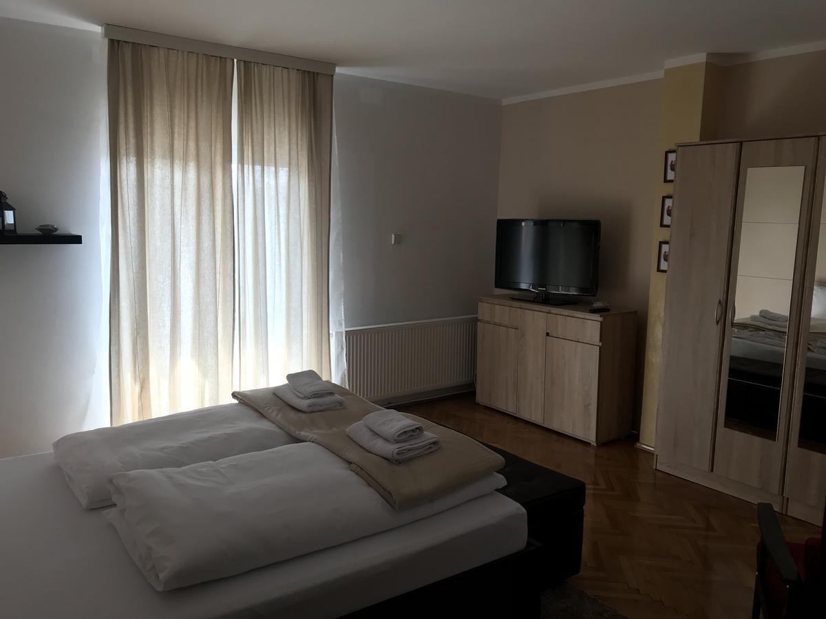 Five Apartments Indija Luaran gambar