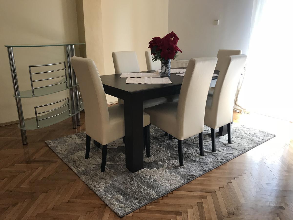 Five Apartments Indija Luaran gambar