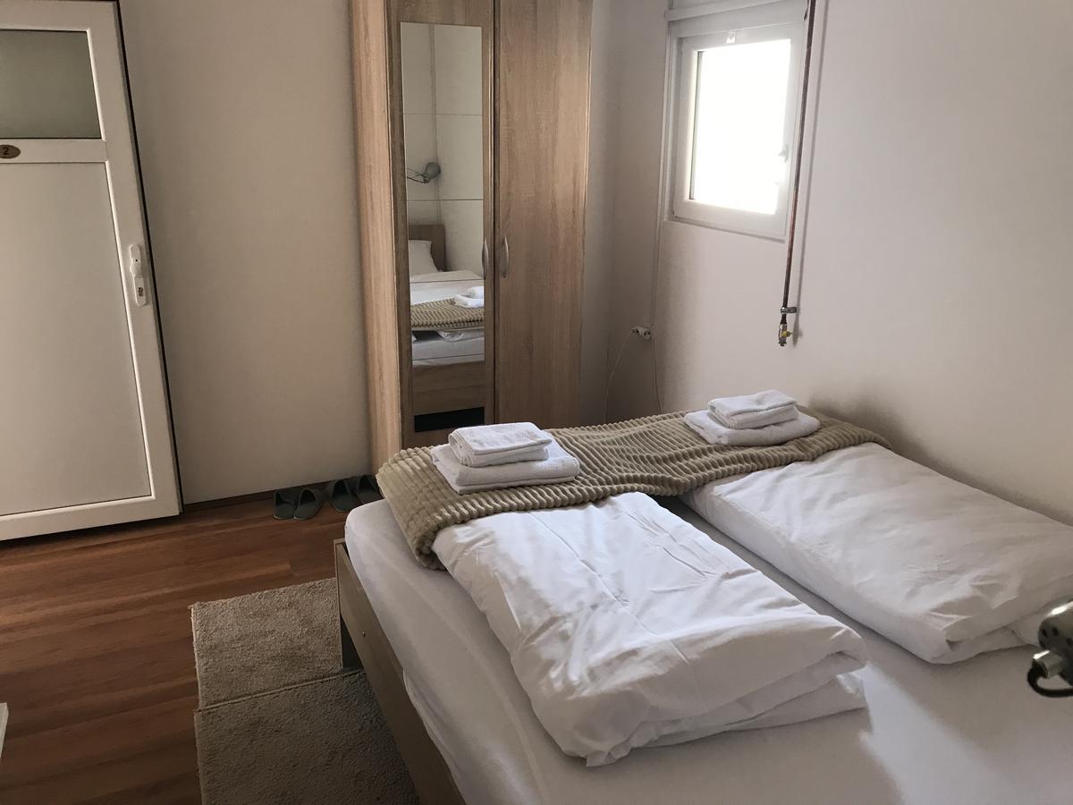 Five Apartments Indija Luaran gambar