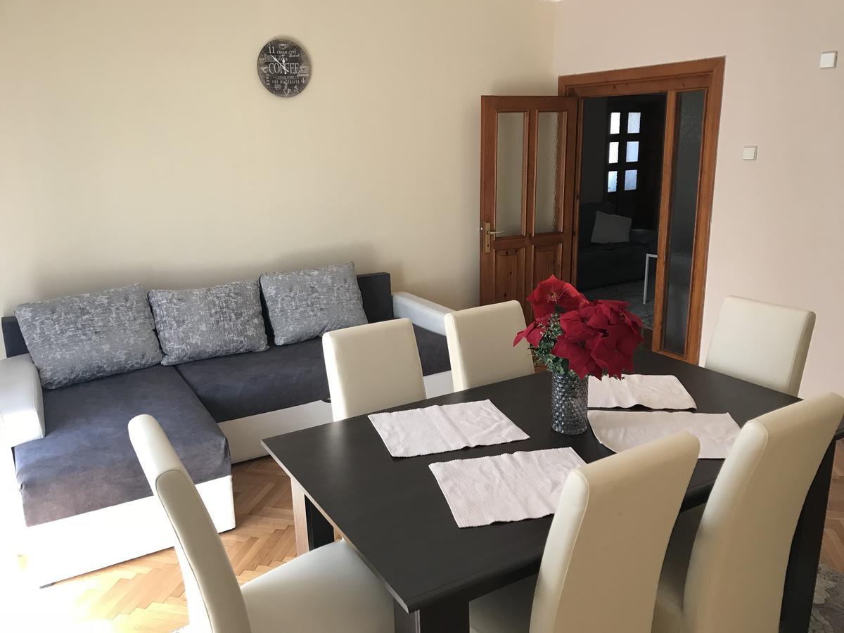 Five Apartments Indija Luaran gambar